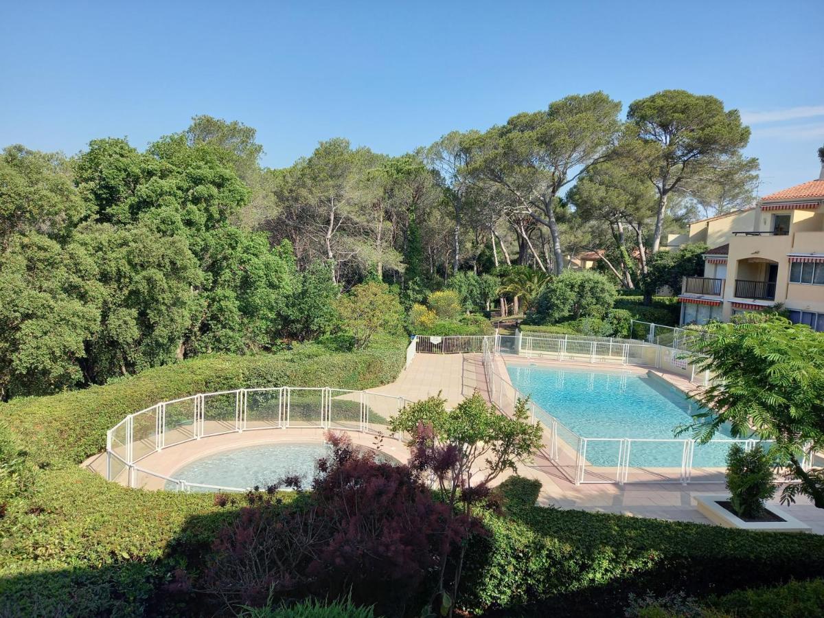 Les Hauts Du Golf Rez De Jardin Piscine Tennis Saint-Raphaël Exteriér fotografie